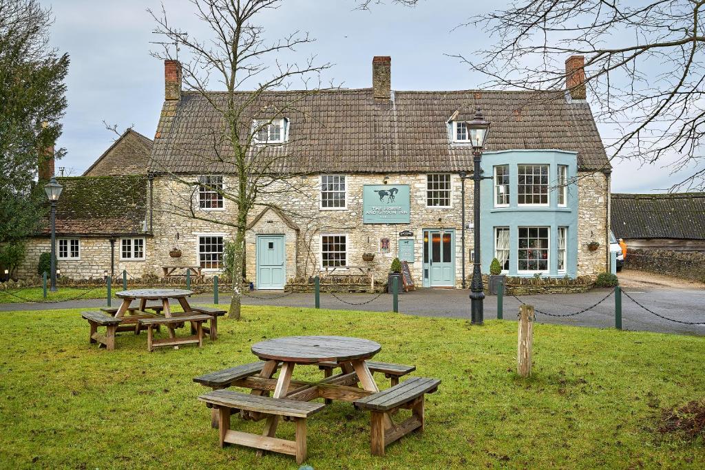 The Horse And Groom Inn (Charlton)
