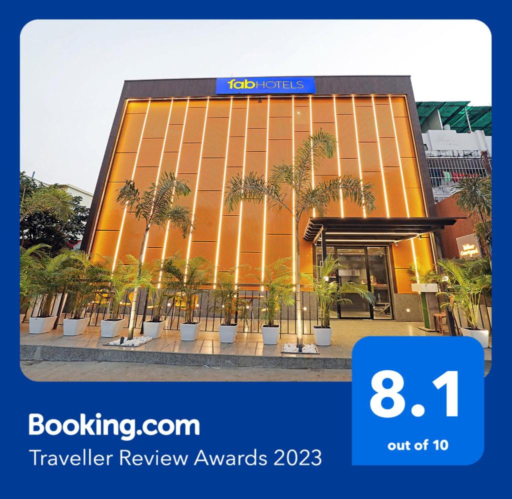 FabHotel Oasis Yellow Courtyard