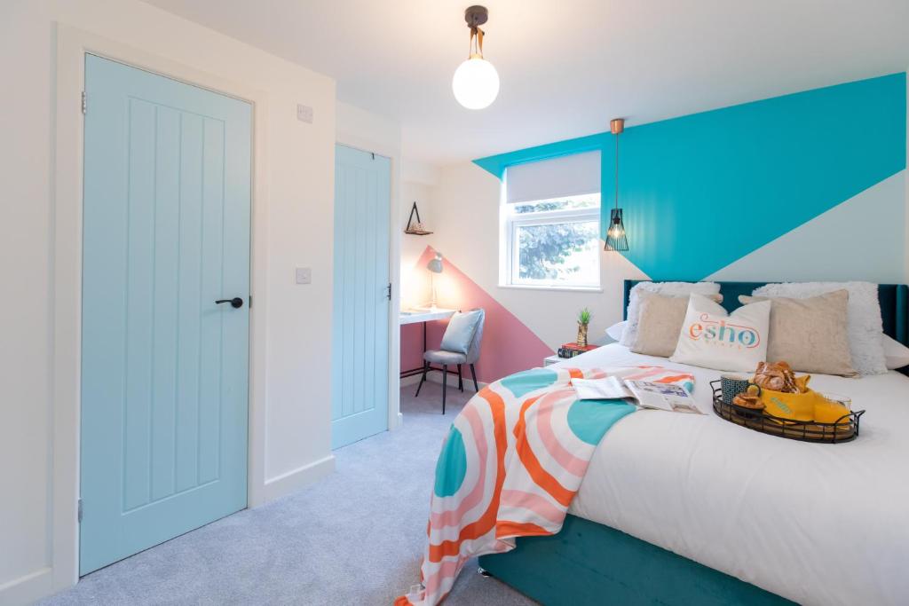 All BR en suite with Smart TVs 20 mins from NEC