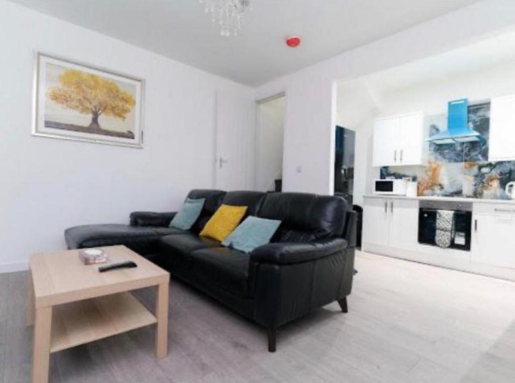 Bayswater Apartments with Free Parking