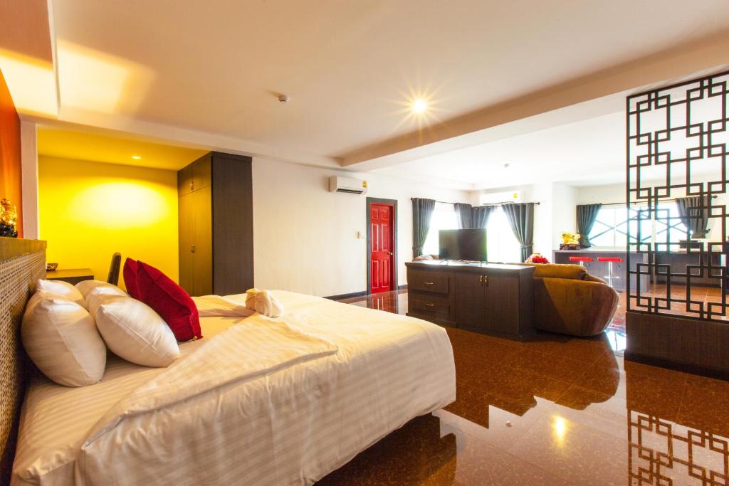 Gallery Lake View Hotel