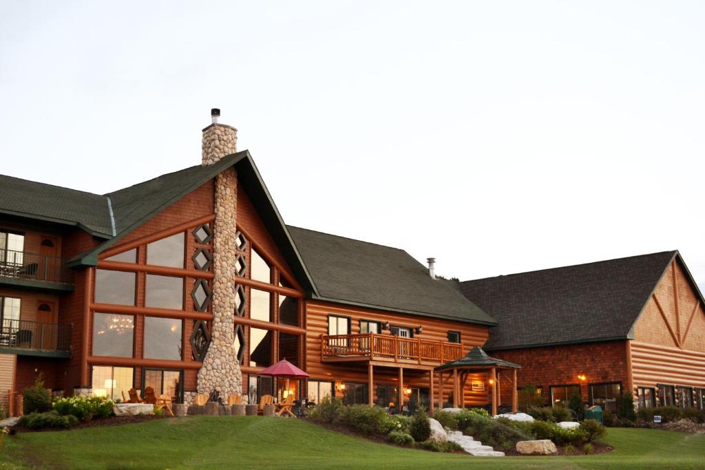 Crooked River Lodge (Alanson)