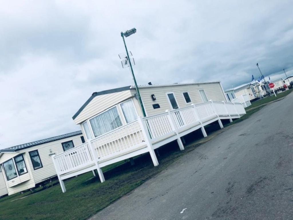Beautiful cosy 2-Bed Caravan in Clacton-on-Sea