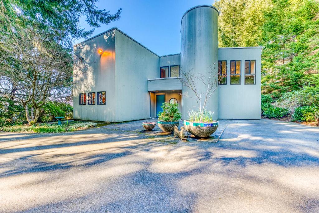 Forest Ridge Retreat (Coos Bay)
