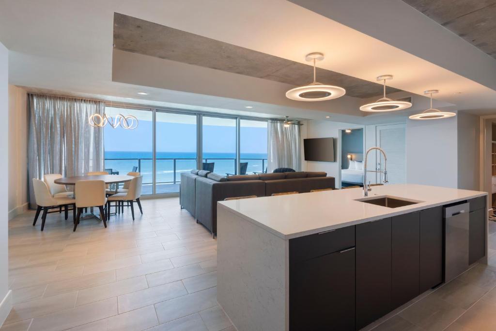 Max Beach Resort (Daytona Beach)