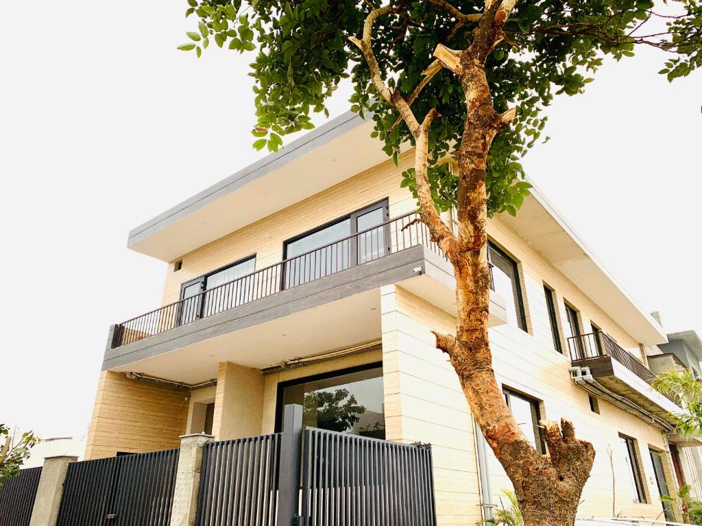 Woodstock Villa Ranjit Avenue