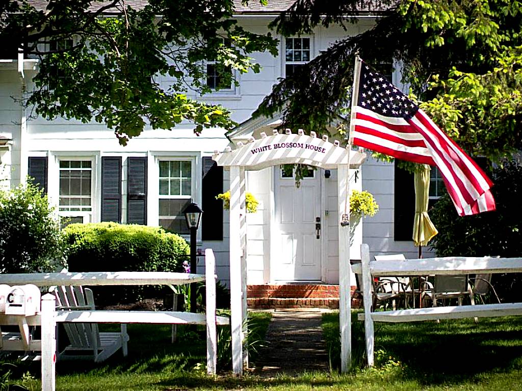 Historic White Blossom House (Southold)