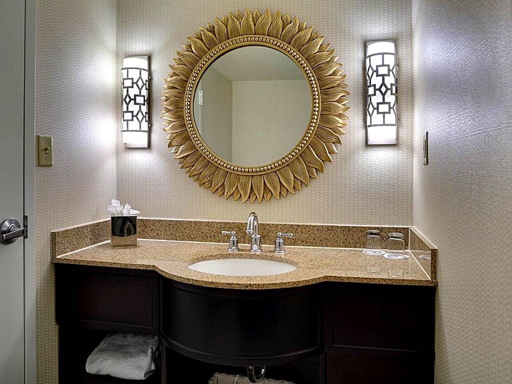 Charleston Marriott: King Room with Concierge Level and Balcony