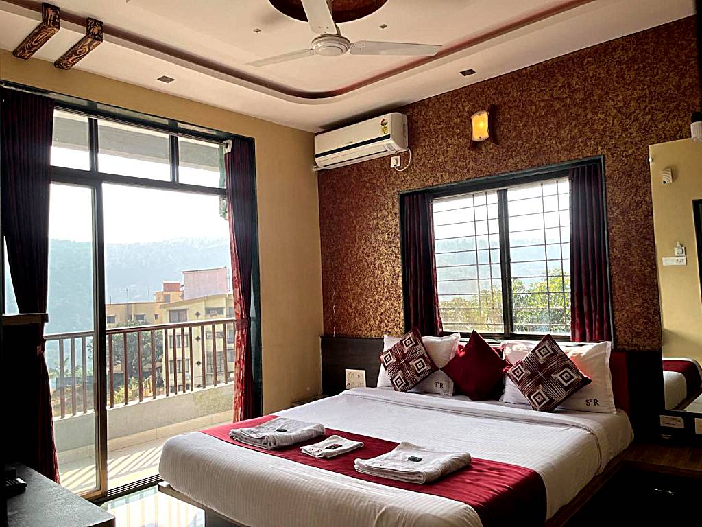 S2 Residency: Deluxe Double Room - single occupancy