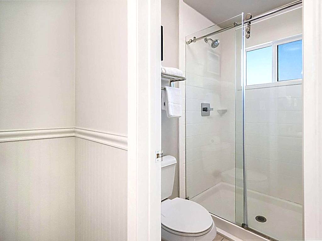 Quality Inn South Lake Tahoe: King Suite - Non-Smoking (South Lake Tahoe)