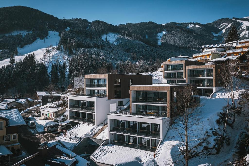Nikolaus by AvenidA Panoramic Wellness Suites Zell am See