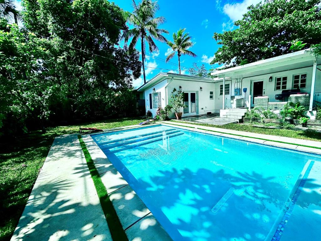 Modern Downtown Oasis in Miami’s Design District
