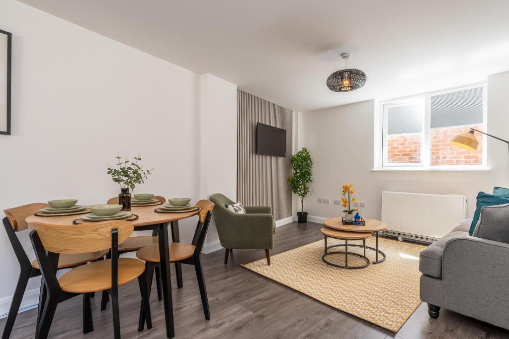 Must See Vibrant Contemporary Two Bed Apartment