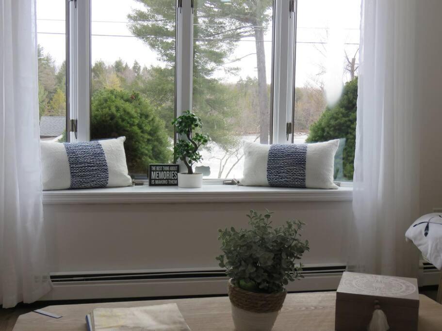 Catskills Cottage By The Lake, Sullivan County